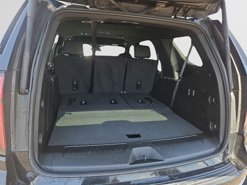 Used 2024 Chevrolet Tahoe LT RWD image 9