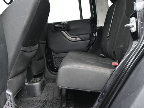 Used 2018 Jeep Wrangler Unlimited Sport S AWD/4WD image 12