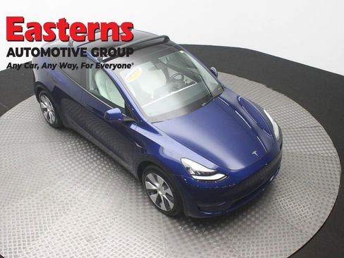 Used 2021 Tesla Model Y Long Range AWD/4WD image 3