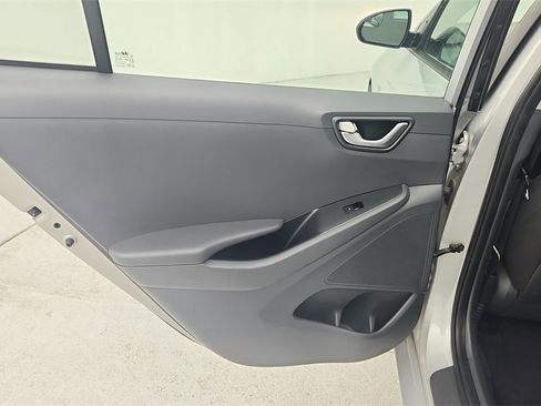 Used 2018 Hyundai Ioniq Blue image 25