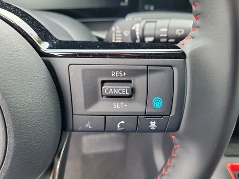 Certified 2025 Nissan Kicks SR FWD image 18