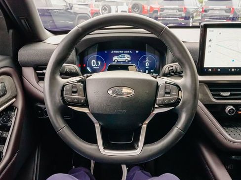 Used 2025 Ford Explorer Platinum w/ Ultimate Package image 22