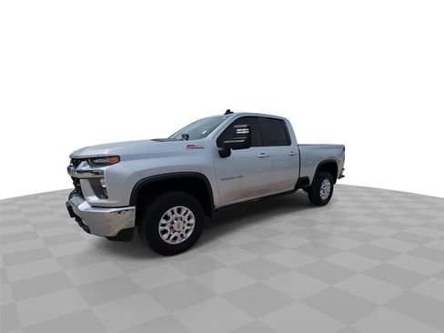 Used 2022 Chevrolet Silverado 2500 LT w/ Convenience Package AWD/4WD image 4