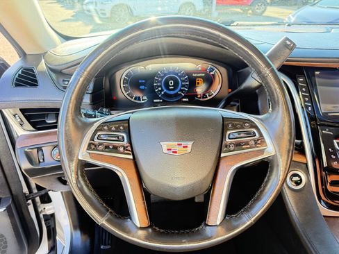 Used 2019 Cadillac Escalade Premium Luxury image 24