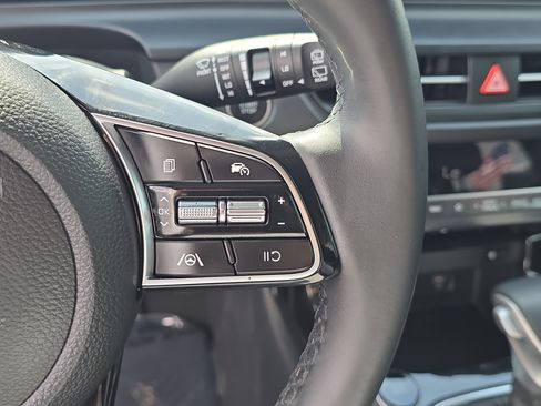 Certified 2024 Kia Seltos EX FWD image 30