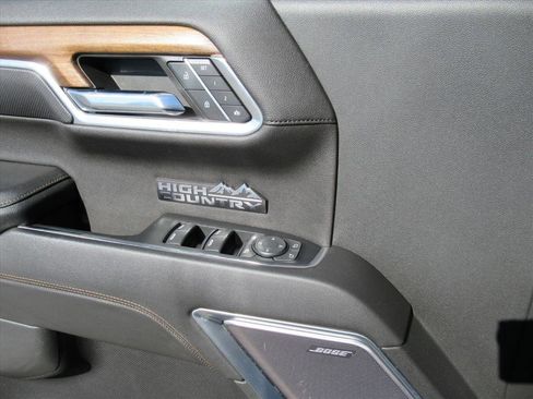 Used 2022 Chevrolet Silverado 1500 High Country image 21