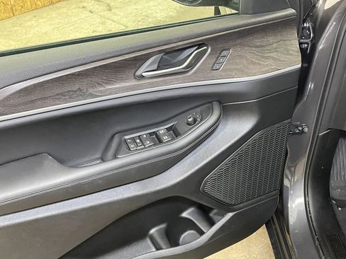 New 2025 Jeep Grand Cherokee Limited w/ MOPAR Finishing Package image 18