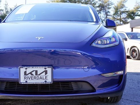 Used 2023 Tesla Model Y Long Range image 14