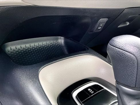 Used 2024 Toyota Corolla LE FWD image 31