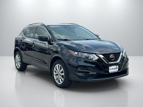 Used 2020 Nissan Rogue Sport SV FWD image 3