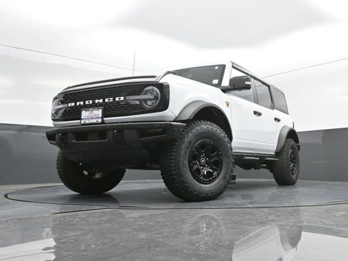 Used 2022 Ford Bronco Badlands image 44