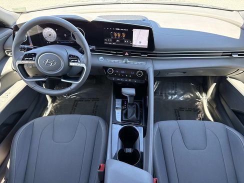 Used 2023 Hyundai Elantra SEL w/ Convenience Package image 20