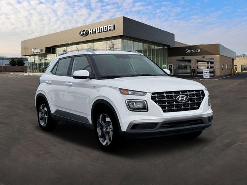 New 2026 Hyundai Venue SEL image 11