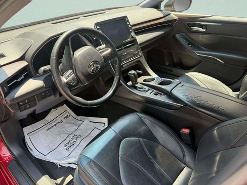 Used 2019 Toyota Avalon XLE image 19