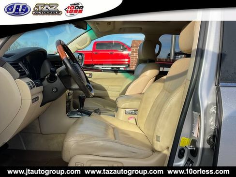 Used 2011 Lexus LX 570 4WD w/ Luxury Pkg image 11
