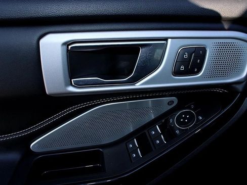 Used 2022 Ford Explorer ST w/ Equipment Group 401A image 11