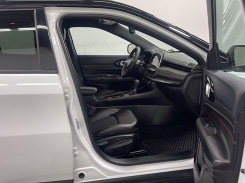 Used 2025 Jeep Compass Trailhawk AWD/4WD image 21