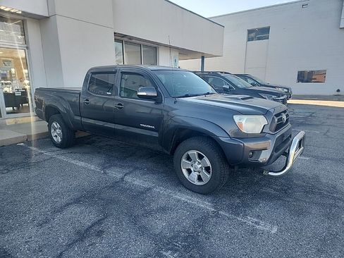 Used 2015 Toyota Tacoma 4x4 Double Cab image 1