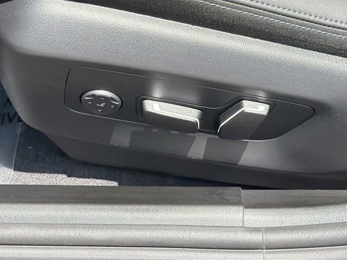 New 2027 BMW 550e xDrive w/ Executive Package AWD/4WD image 24