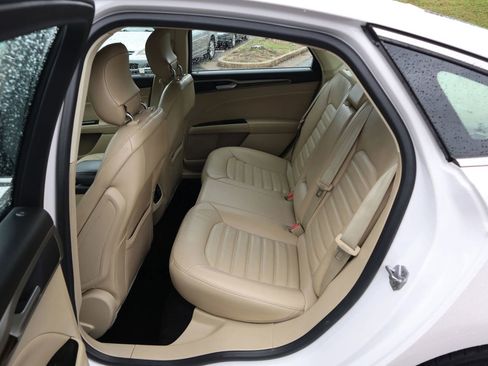 Used 2014 Ford Fusion SE w/ Equipment Group 202A FWD image 12