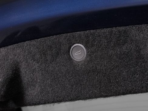 Used 2022 Tesla Model X image 62