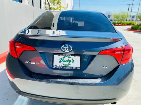 Used 2017 Toyota Corolla SE w/ Carpet Mat Package (TMS) FWD image 12