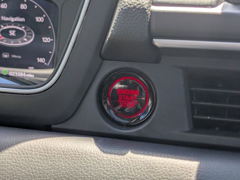 Used 2025 Honda Pilot Elite image 37