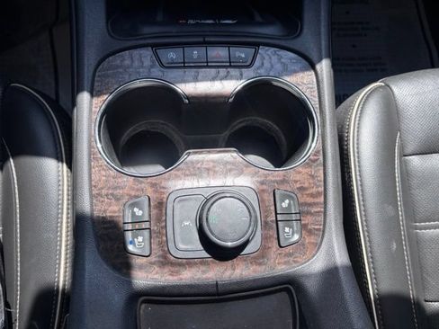Used 2023 GMC Acadia Denali w/ Denali Technology Package AWD/4WD image 26