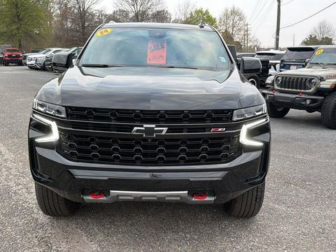 Certified 2024 Chevrolet Suburban Z71 w/ Luxury Package AWD/4WD image 2
