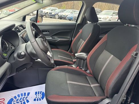 Used 2024 Nissan Versa SR FWD image 14