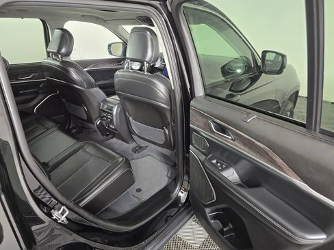 Used 2022 Jeep Grand Cherokee Limited 4xe w/ Luxury Tech Group II AWD/4WD image 40