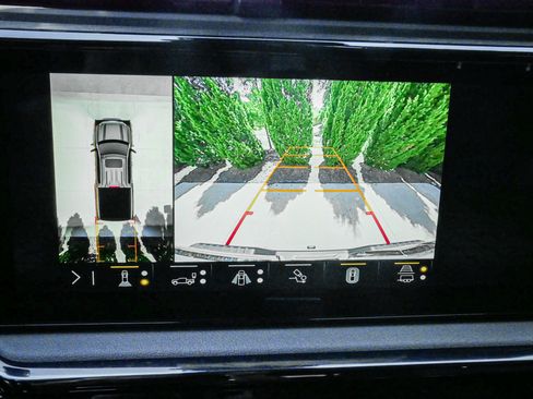 Used 2023 GMC Sierra 1500 AT4 w/ Technology Package AWD/4WD image 25