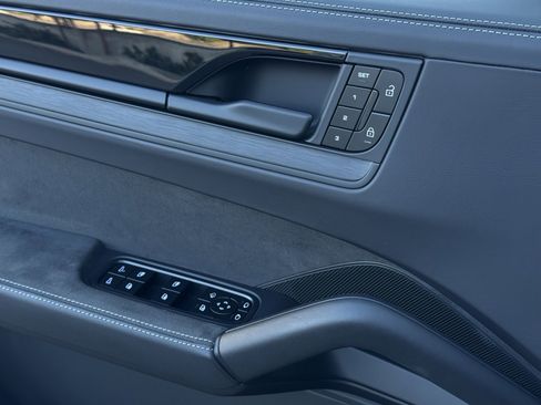 Used 2025 Porsche Cayenne GTS image 27