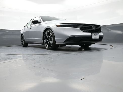 Certified 2025 Honda Accord Sport image 27