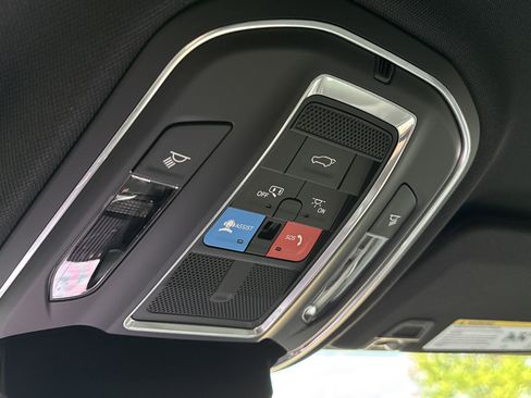 Used 2024 Jeep Grand Cherokee L Limited image 11