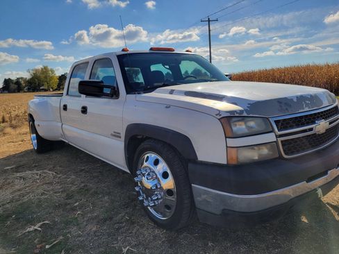 Used 2007 Chevrolet Silverado 3500 2WD Crew Cab w/ Heavy-Duty Power Package image 27