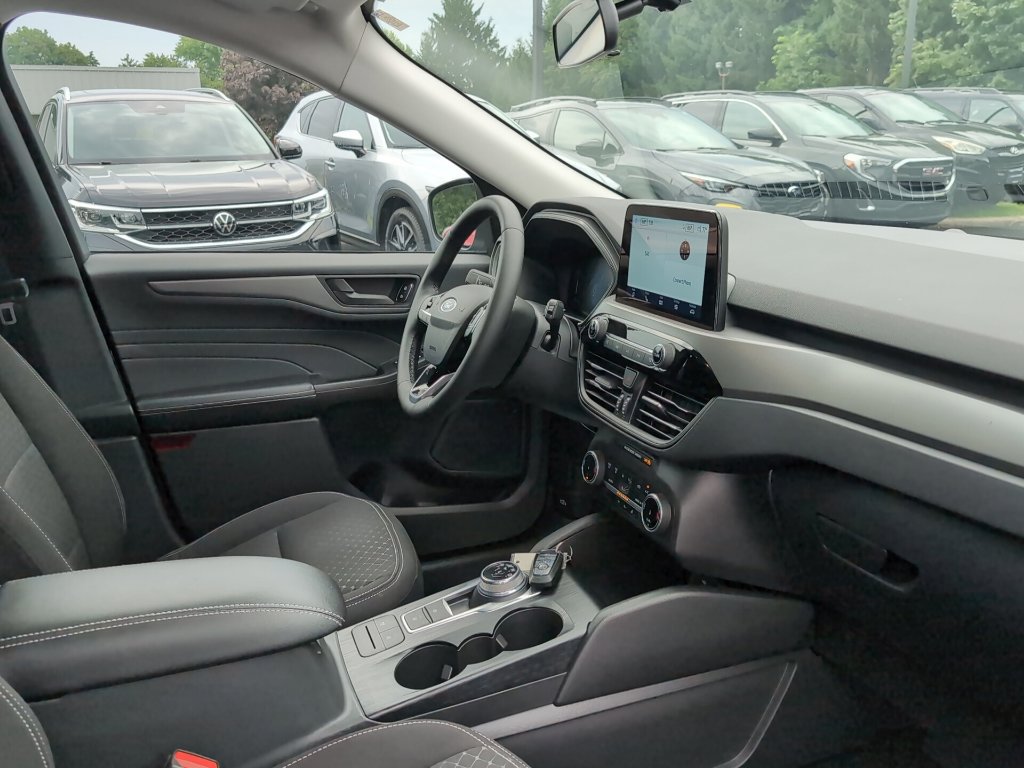Used 2024 Ford Escape Active AWD/4WD image 7