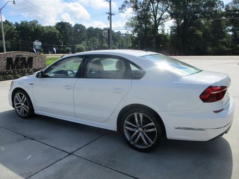 Used 2018 Volkswagen Passat 2.0T R-Line FWD image 26