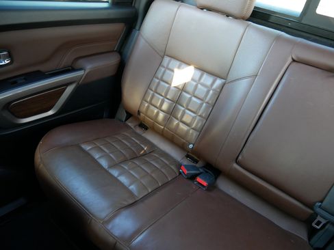 Used 2021 Nissan Titan Platinum Reserve w/ Moonroof Package image 12