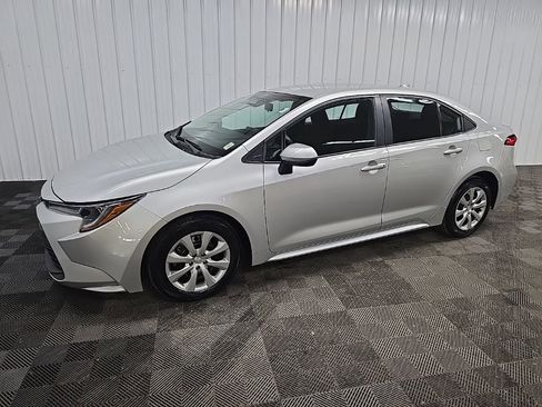 Used 2024 Toyota Corolla LE FWD image 6