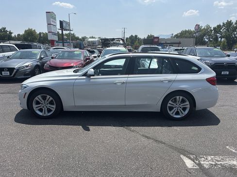 Used 2018 BMW 328d xDrive Wagon AWD/4WD image 4