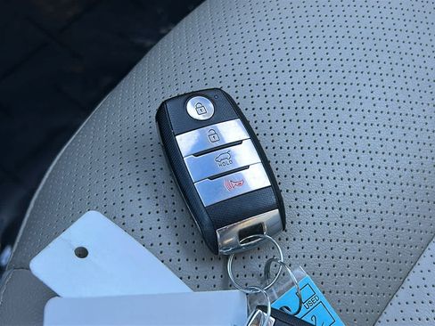 Used 2019 Kia Sorento EX w/ EX Touring Package AWD/4WD image 29