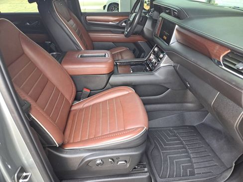 Used 2024 GMC Yukon Denali Ultimate AWD/4WD image 14