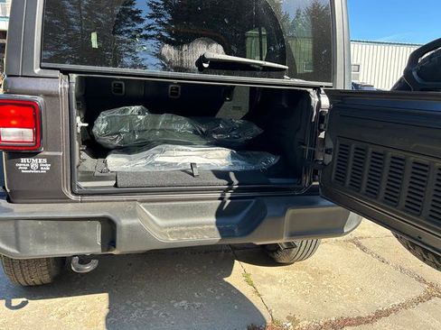 New 2025 Jeep Wrangler Sport S image 19