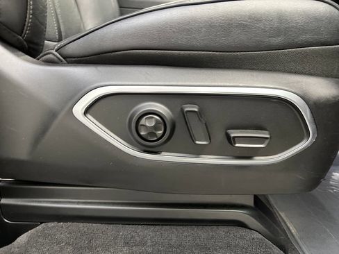 Used 2024 Jeep Wagoneer Series II w/ Flexible Seating Group AWD/4WD image 31