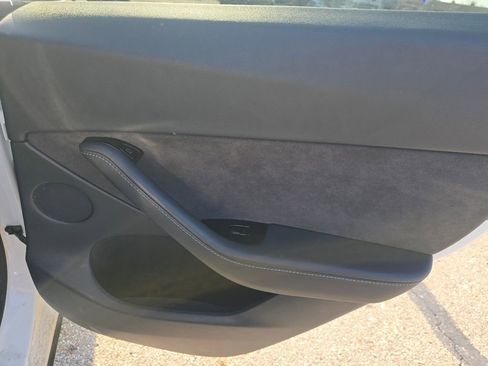 Used 2020 Tesla Model Y Long Range image 21