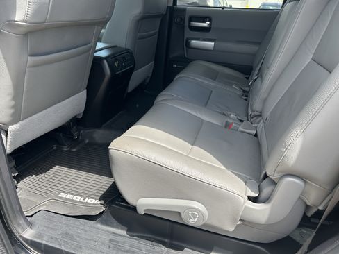 Used 2020 Toyota Sequoia Limited w/ Safety & Convenience Package AWD/4WD image 18