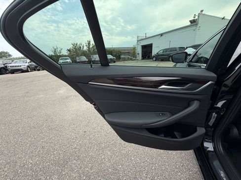 Used 2019 BMW 530i xDrive w/ Convenience Package AWD/4WD image 24
