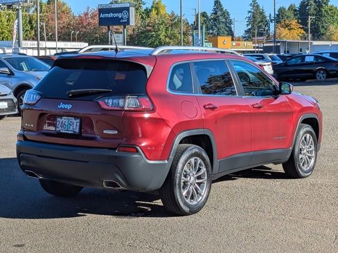 Used 2019 Jeep Cherokee Latitude Plus w/ Comfort/Convenience Group image 5