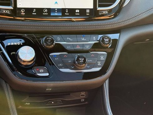 New 2026 Chrysler Pacifica Pinnacle FWD image 22